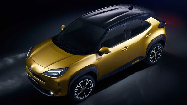 АвтоВАЗ, смотри, как надо делать Cross! Показан новый кроссовер Toyota Yaris Cross