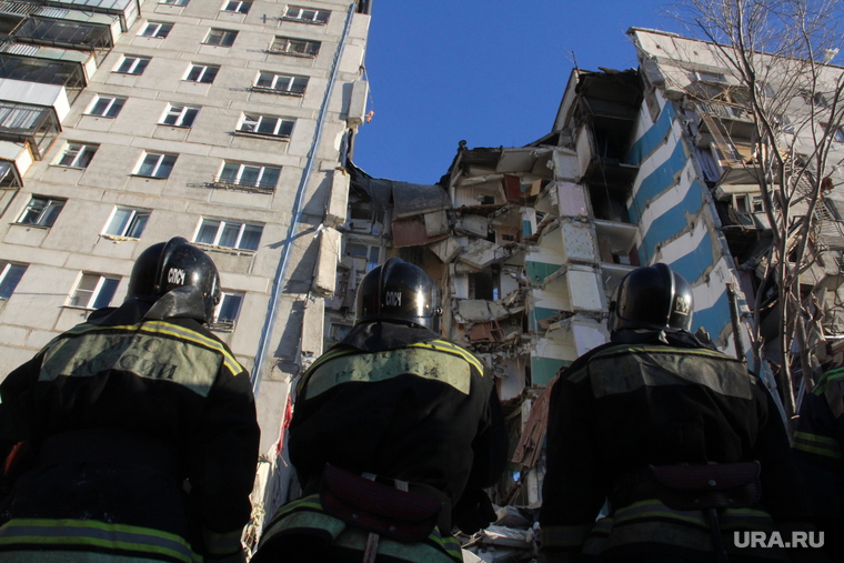 В Киеве под завалы взорвавшегося дома попали люди. Возможен теракт. ВИДЕО