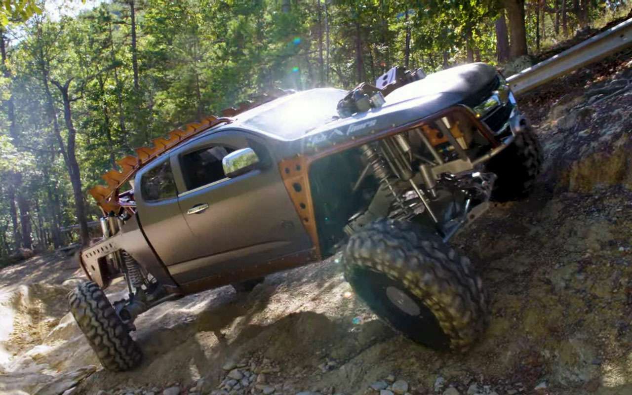 Внедорожный монстр Chevy — он едет под любым углом (видео)