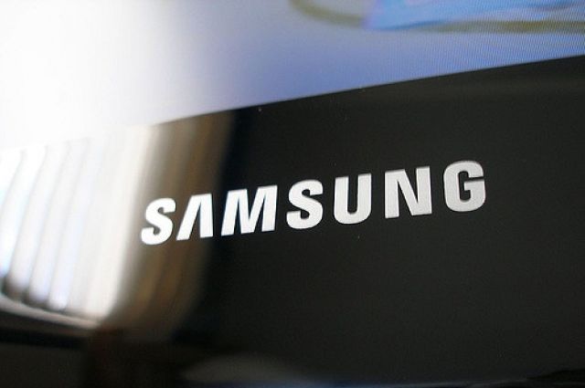 Samsung случайно опубликовал на сайте снимки нового смартфона