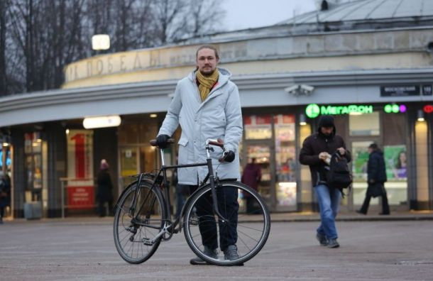 Семь новых велопарковок появятся у станций метро в Петербурге