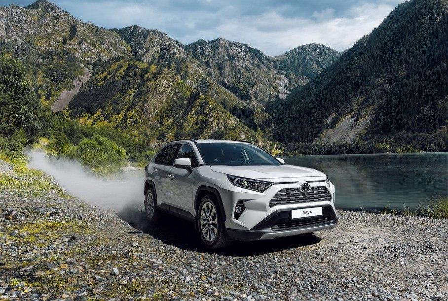 У российского Toyota RAV4 появились две новые комплектации