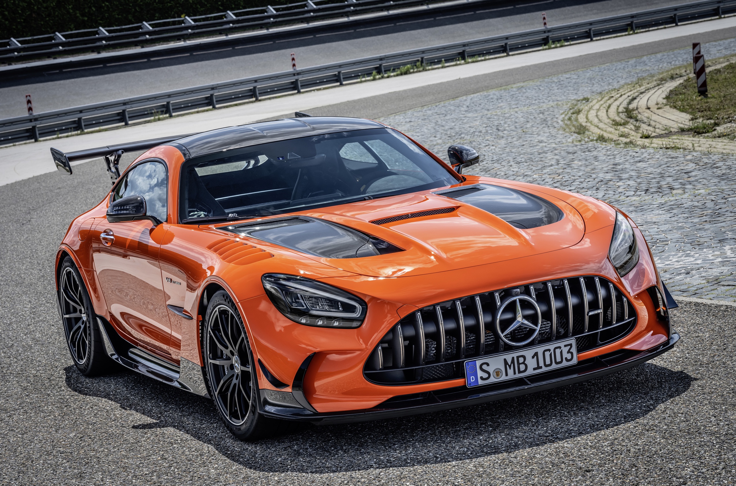 Названа стоимость Mercedes-AMG GT Black Series