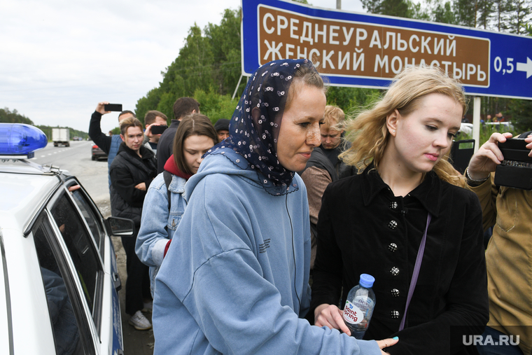 Собчак предложили 50 бойцов для разборок в монастыре на Урале. СКРИН