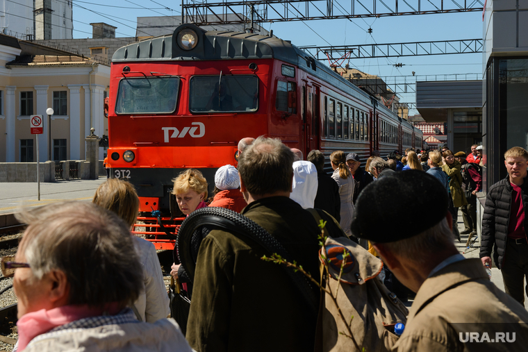 РЖД возвращают на маршруты более ста поездов дальнего следования