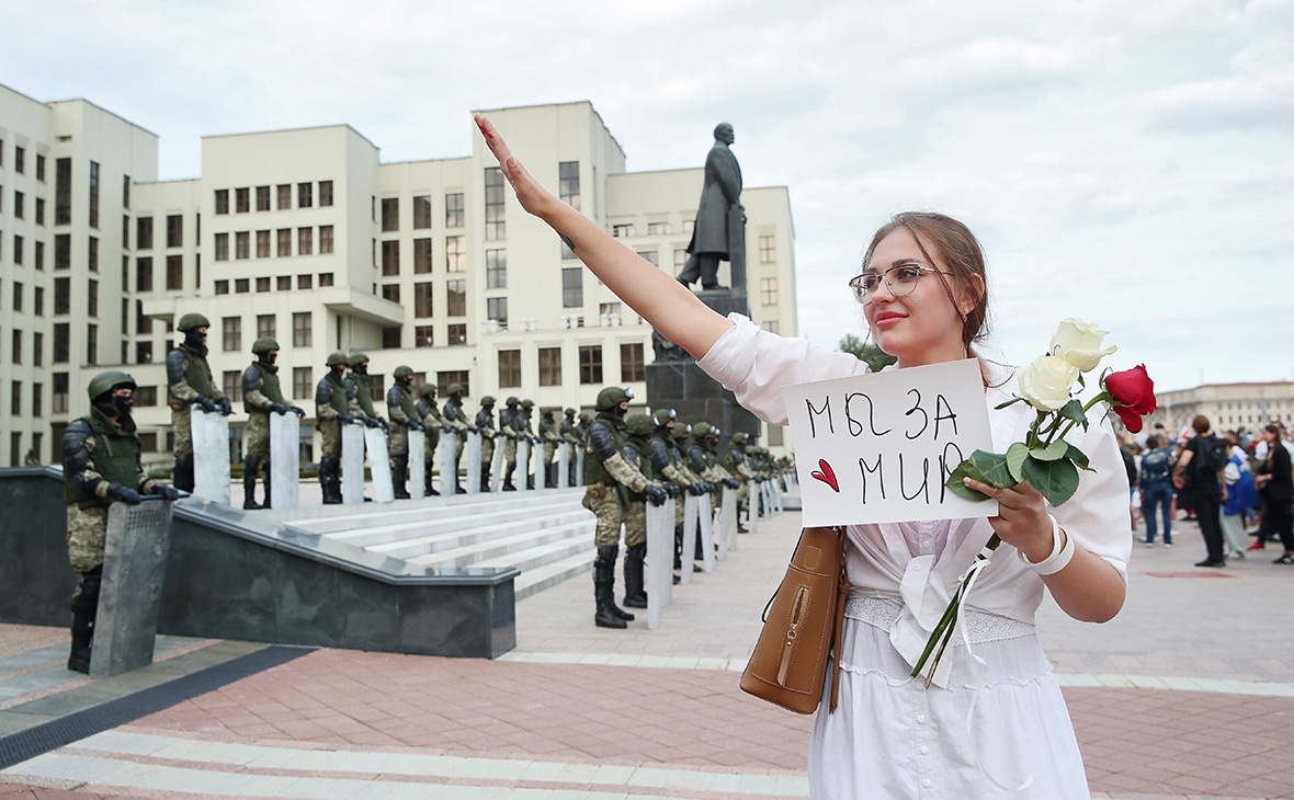 Митингующие в центре Минска потребовали разговора с властями